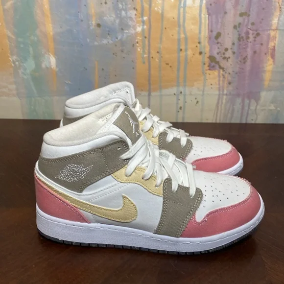 Jordan Mid SE Flowerchid Pastel /Vivid /Grind Green DJ0338-100